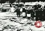 Standbild Sowjetische Massaker von Katyn Massengrab Winniza in der Ukraine Sowjetunion, 1943, aus Sekunde 21 historischem Filmmaterial Videoclip 65675062699