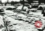 Standbild Sowjetische Massaker von Katyn Massengrab Winniza in der Ukraine Sowjetunion, 1943, aus Sekunde 25 historischem Filmmaterial Videoclip 65675062699