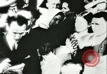 Standbild Sowjetische Massaker von Katyn Massengrab Winniza in der Ukraine Sowjetunion, 1943, aus Sekunde 26 historischem Filmmaterial Videoclip 65675062699
