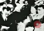 Standbild Sowjetische Massaker von Katyn Massengrab Winniza in der Ukraine Sowjetunion, 1943, aus Sekunde 27 historischem Filmmaterial Videoclip 65675062699