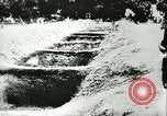 Standbild Sowjetische Massaker von Katyn Massengrab Winniza in der Ukraine Sowjetunion, 1943, aus Sekunde 31 historischem Filmmaterial Videoclip 65675062699
