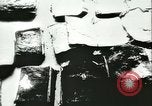 Standbild Sowjetische Massaker von Katyn Massengrab Winniza in der Ukraine Sowjetunion, 1943, aus Sekunde 40 historischem Filmmaterial Videoclip 65675062699