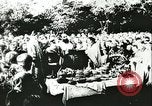 Standbild Sowjetische Massaker von Katyn Massengrab Winniza in der Ukraine Sowjetunion, 1943, aus Sekunde 52 historischem Filmmaterial Videoclip 65675062699