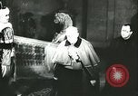 Immagine di Franco e asse diplomatici all ambasciata tedesca Madrid Spagna, 1942, secondo 25 filmato di repertorio 65675062700