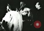 Immagine di Franco e asse diplomatici all ambasciata tedesca Madrid Spagna, 1942, secondo 28 filmato di repertorio 65675062700