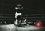 Image match de boxe en Allemagne Berlin Allemagne, 1942, de la seconde 26 séquences d'archives historiques vidéo 65675062705
