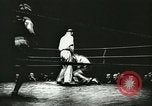 Image match de boxe en Allemagne Berlin Allemagne, 1942, de la seconde 27 séquences d'archives historiques vidéo 65675062705