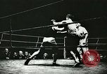 Image match de boxe en Allemagne Berlin Allemagne, 1942, de la seconde 30 séquences d'archives historiques vidéo 65675062705
