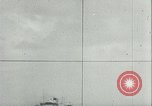 Standbild deutsche U-Boot U-564 Angriffe American sailing yacht Atlantik, 1942, aus Sekunde 4 historischem Filmmaterial Videoclip 65675062707