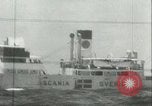 Standbild deutsche U-Boot U-564 Angriffe American sailing yacht Atlantik, 1942, aus Sekunde 16 historischem Filmmaterial Videoclip 65675062707