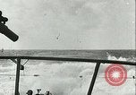Standbild deutsche U-Boot U-564 Angriffe American sailing yacht Atlantik, 1942, aus Sekunde 50 historischem Filmmaterial Videoclip 65675062707