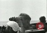 Standbild deutsche U-Boot U-564 Angriffe American sailing yacht Atlantik, 1942, aus Sekunde 59 historischem Filmmaterial Videoclip 65675062707