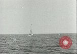 Standbild deutsche U-Boot U-564 Angriffe American sailing yacht Atlantik, 1942, aus Sekunde 62 historischem Filmmaterial Videoclip 65675062707