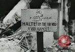 Standbild deutsche Beamte Tunesien Nordafrika, 1942, aus Sekunde 46 historischem Filmmaterial Videoclip 65675062708