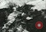 Standbild Deutsche Truppen in den Gräben und foxholes Tunesien Nordafrika, 1942, aus Sekunde 32 historischem Filmmaterial Videoclip 65675062709