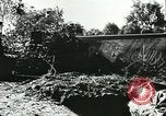 Standbild Deutsche Truppen in den Gräben und foxholes Tunesien Nordafrika, 1942, aus Sekunde 44 historischem Filmmaterial Videoclip 65675062709