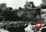 Standbild Deutsche Truppen in den Gräben und foxholes Tunesien Nordafrika, 1942, aus Sekunde 46 historischem Filmmaterial Videoclip 65675062709