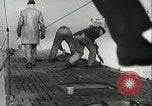 Immagine di Sommergibile tedesco di pattuglia Oceano atlantico, 1942, secondo 8 filmato di repertorio 65675062714