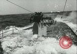 Immagine di Sommergibile tedesco di pattuglia Oceano atlantico, 1942, secondo 18 filmato di repertorio 65675062714