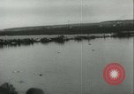 Image des soldats allemands à la rivière Don la Russie, 1942, de la seconde 14 séquences d'archives historiques vidéo 65675062716