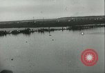 Image des soldats allemands à la rivière Don la Russie, 1942, de la seconde 15 séquences d'archives historiques vidéo 65675062716