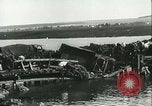 Image des soldats allemands à la rivière Don la Russie, 1942, de la seconde 42 séquences d'archives historiques vidéo 65675062716