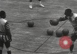 Standbild Basketball-Umzüge der Harlem Globetrotters White Plains New York USA, 1950, aus Sekunde 25 historischem Filmmaterial Videoclip 65675062747