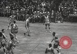Standbild Basketball-Umzüge der Harlem Globetrotters White Plains New York USA, 1950, aus Sekunde 37 historischem Filmmaterial Videoclip 65675062747