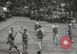 Standbild Basketball-Umzüge der Harlem Globetrotters White Plains New York USA, 1950, aus Sekunde 39 historischem Filmmaterial Videoclip 65675062747