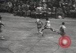 Standbild Basketball-Umzüge der Harlem Globetrotters White Plains New York USA, 1950, aus Sekunde 46 historischem Filmmaterial Videoclip 65675062747