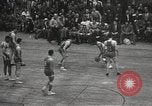 Standbild Basketball-Umzüge der Harlem Globetrotters White Plains New York USA, 1950, aus Sekunde 53 historischem Filmmaterial Videoclip 65675062747