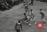 Standbild Basketball-Umzüge der Harlem Globetrotters White Plains New York USA, 1950, aus Sekunde 57 historischem Filmmaterial Videoclip 65675062747