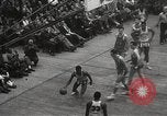 Standbild Basketball-Umzüge der Harlem Globetrotters White Plains New York USA, 1950, aus Sekunde 58 historischem Filmmaterial Videoclip 65675062747