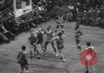 Standbild Basketball-Umzüge der Harlem Globetrotters White Plains New York USA, 1950, aus Sekunde 61 historischem Filmmaterial Videoclip 65675062747