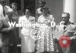 Standbild Genevieve de Galard-Terraube Washington DC USA, 1954, aus Sekunde 5 historischem Filmmaterial Videoclip 65675062758
