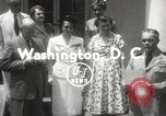 Standbild Genevieve de Galard-Terraube Washington DC USA, 1954, aus Sekunde 7 historischem Filmmaterial Videoclip 65675062758