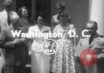Standbild Genevieve de Galard-Terraube Washington DC USA, 1954, aus Sekunde 8 historischem Filmmaterial Videoclip 65675062758