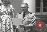 Standbild Genevieve de Galard-Terraube Washington DC USA, 1954, aus Sekunde 9 historischem Filmmaterial Videoclip 65675062758