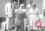 Standbild Genevieve de Galard-Terraube Washington DC USA, 1954, aus Sekunde 11 historischem Filmmaterial Videoclip 65675062758