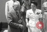 Standbild Genevieve de Galard-Terraube Washington DC USA, 1954, aus Sekunde 19 historischem Filmmaterial Videoclip 65675062758
