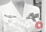 Standbild Genevieve de Galard-Terraube Washington DC USA, 1954, aus Sekunde 25 historischem Filmmaterial Videoclip 65675062758