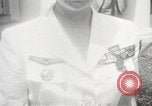 Standbild Genevieve de Galard-Terraube Washington DC USA, 1954, aus Sekunde 30 historischem Filmmaterial Videoclip 65675062758