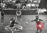 Image match de basket-ball d'exhibition Monticello New York USA, 1954, de la seconde 8 séquences d'archives historiques vidéo 65675062764