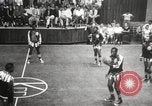 Image match de basket-ball d'exhibition Monticello New York USA, 1954, de la seconde 28 séquences d'archives historiques vidéo 65675062764