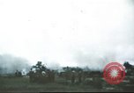 Image troupes de cavalerie de 1ère le Vietnam du Sud, 1966, de la seconde 16 séquences d'archives historiques vidéo 65675062769