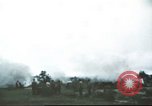 Image troupes de cavalerie de 1ère le Vietnam du Sud, 1966, de la seconde 18 séquences d'archives historiques vidéo 65675062769