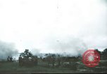 Image troupes de cavalerie de 1ère le Vietnam du Sud, 1966, de la seconde 21 séquences d'archives historiques vidéo 65675062769
