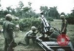 Image troupes de cavalerie de 1ère le Vietnam du Sud, 1966, de la seconde 25 séquences d'archives historiques vidéo 65675062769