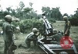 Image troupes de cavalerie de 1ère le Vietnam du Sud, 1966, de la seconde 27 séquences d'archives historiques vidéo 65675062769