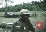 Image troupes de cavalerie de 1ère le Vietnam du Sud, 1966, de la seconde 29 séquences d'archives historiques vidéo 65675062769